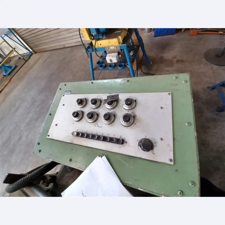 Dobře udržované dílenské vybavení a stroje z bývalé firmy Hülsenbusch Apparatebau.-6