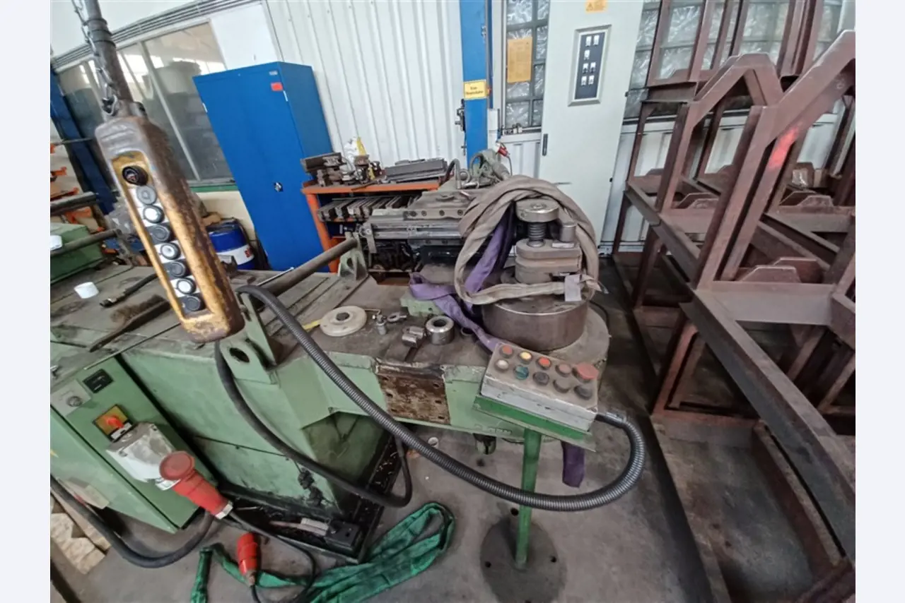Dobře udržované dílenské vybavení a stroje z bývalé firmy Hülsenbusch Apparatebau.-7