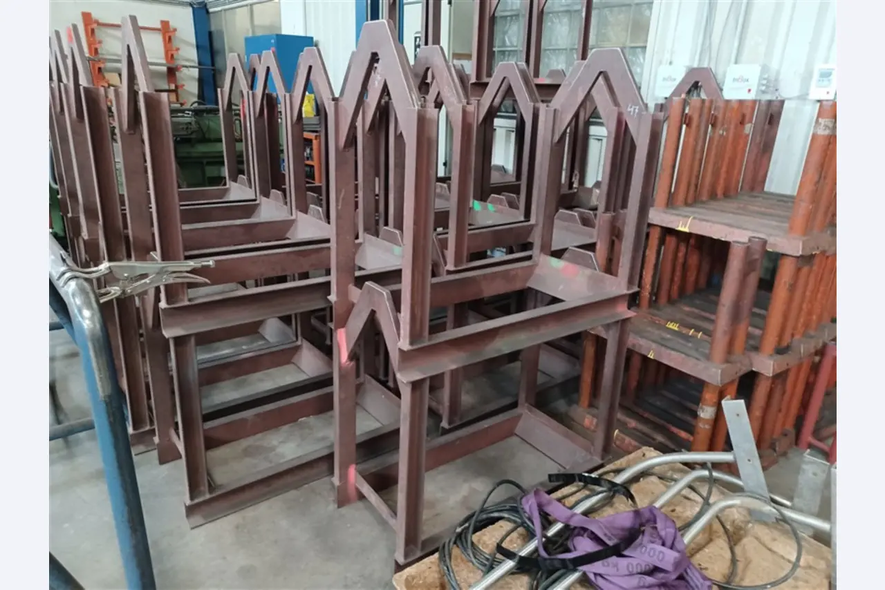 Dobře udržované dílenské vybavení a stroje z bývalé firmy Hülsenbusch Apparatebau.-2