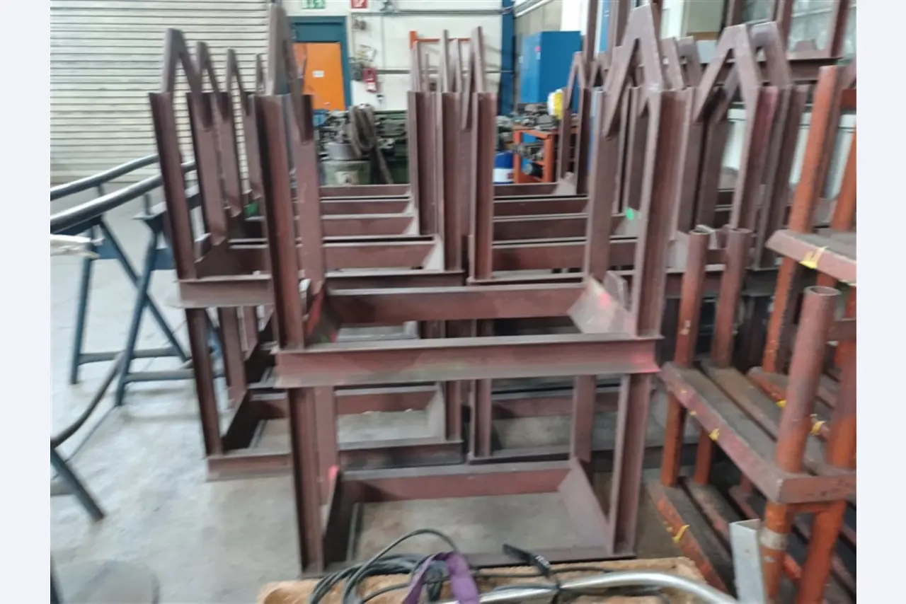 Dobře udržované dílenské vybavení a stroje z bývalé firmy Hülsenbusch Apparatebau.-3