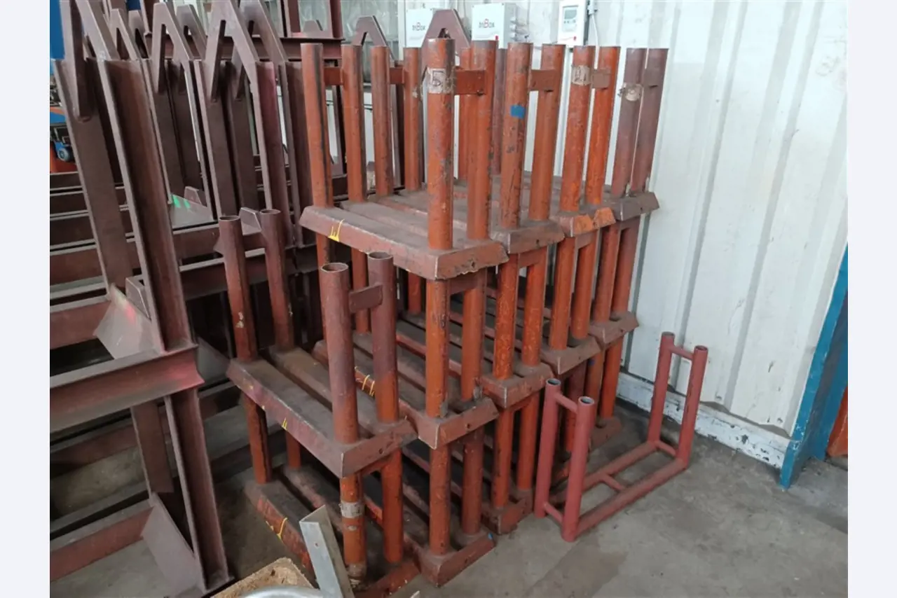 Dobře udržované dílenské vybavení a stroje z bývalé firmy Hülsenbusch Apparatebau.-4