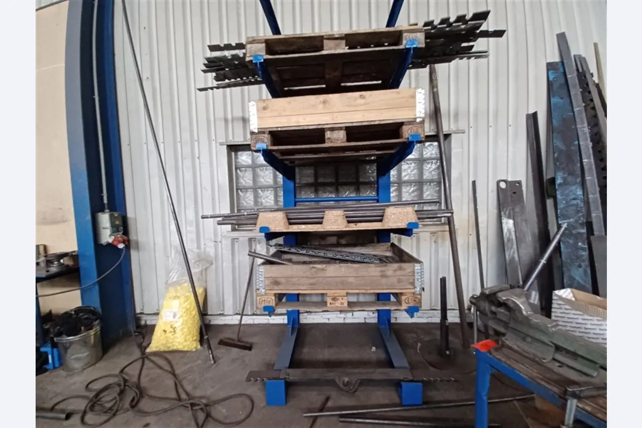 Goed onderhouden werkplaatsuitrusting en machines van Hülsenbusch Apparatebau-10