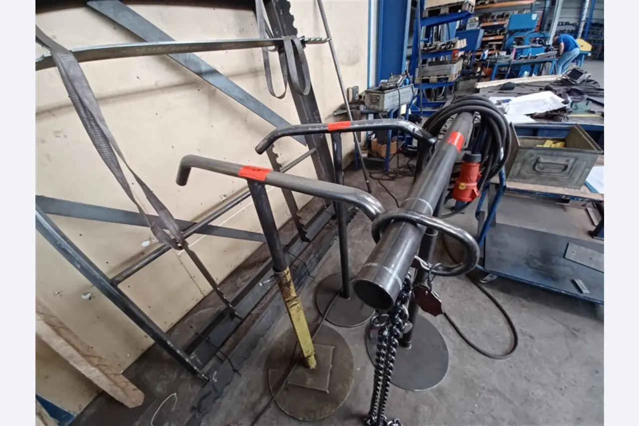 Goed onderhouden werkplaatsuitrusting en machines van Hülsenbusch Apparatebau-6