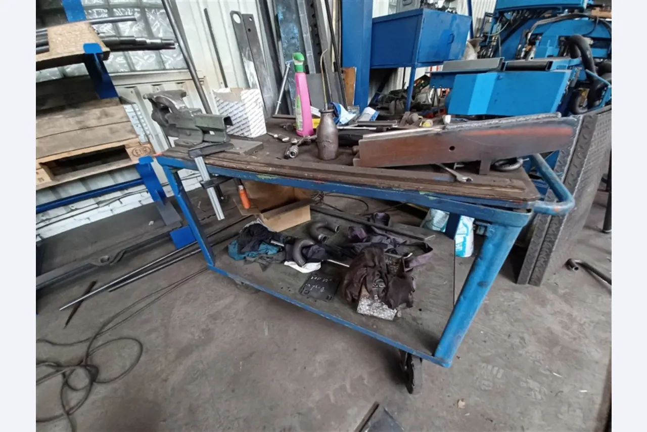 Goed onderhouden werkplaatsuitrusting en machines van Hülsenbusch Apparatebau-9