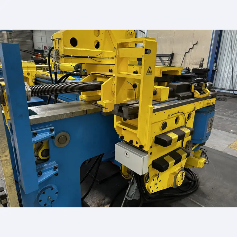 Dobře udržované dílenské vybavení a stroje z bývalé firmy Hülsenbusch Apparatebau.-11