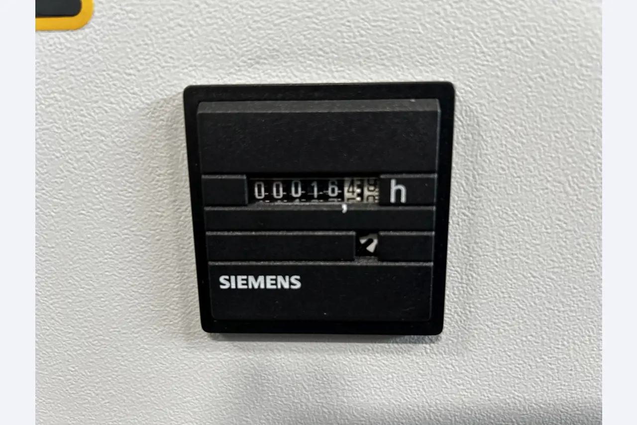 Dobře udržované dílenské vybavení a stroje z bývalé firmy Hülsenbusch Apparatebau.-17