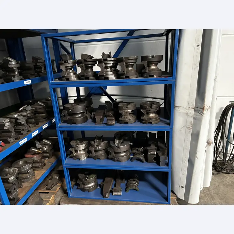 Dobře udržované dílenské vybavení a stroje z bývalé firmy Hülsenbusch Apparatebau.-22