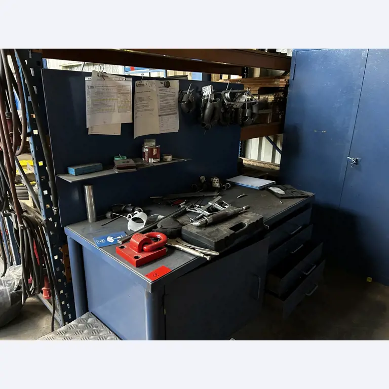 Dobře udržované dílenské vybavení a stroje z bývalé firmy Hülsenbusch Apparatebau.-28