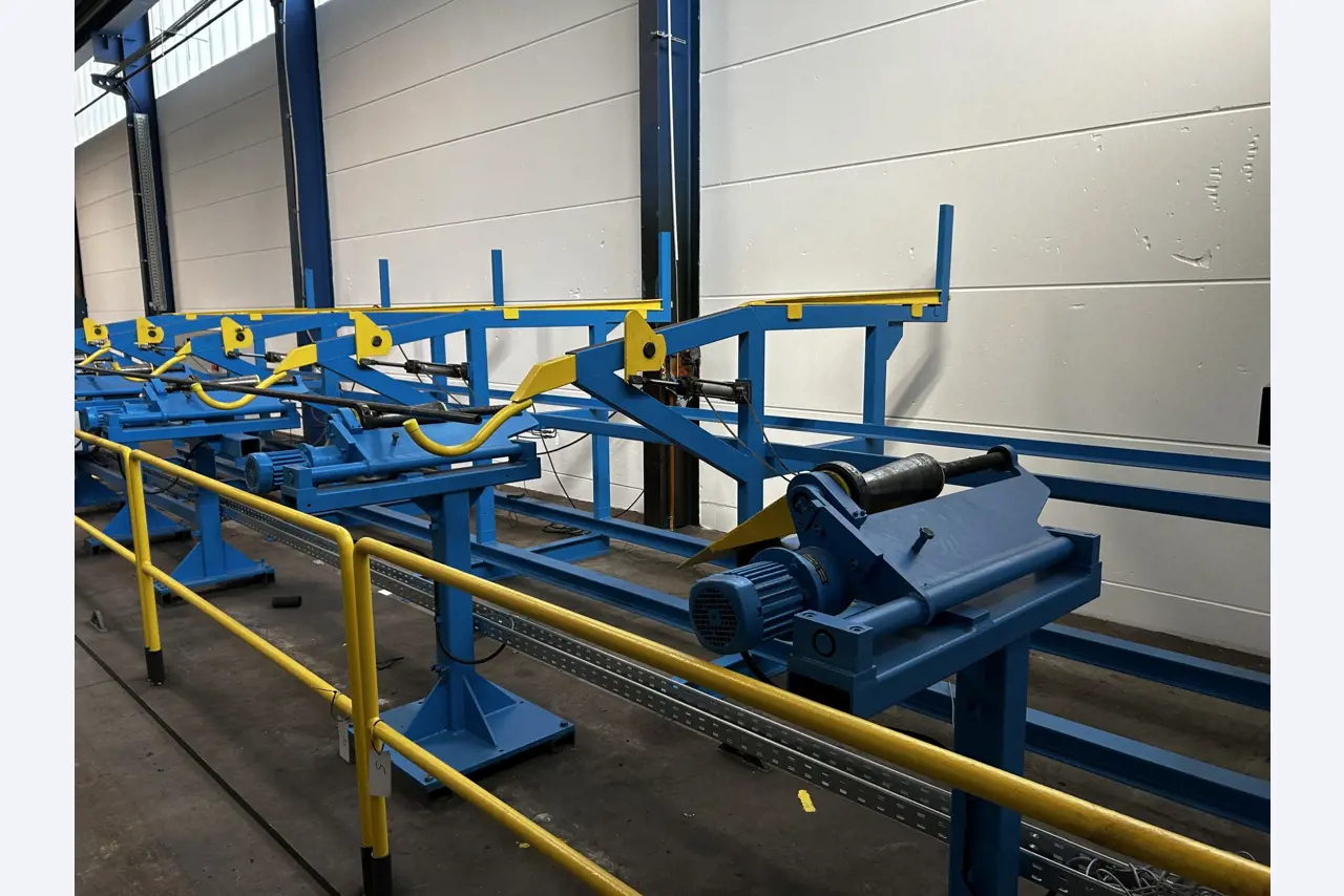 Dobře udržované dílenské vybavení a stroje z bývalé firmy Hülsenbusch Apparatebau.-3