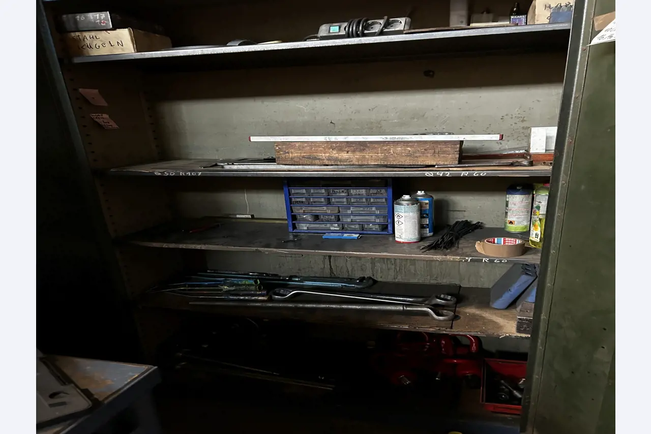 Dobře udržované dílenské vybavení a stroje z bývalé firmy Hülsenbusch Apparatebau.-32