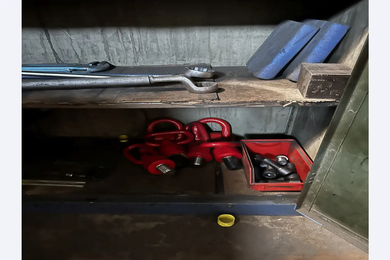 Dobře udržované dílenské vybavení a stroje z bývalé firmy Hülsenbusch Apparatebau.-33