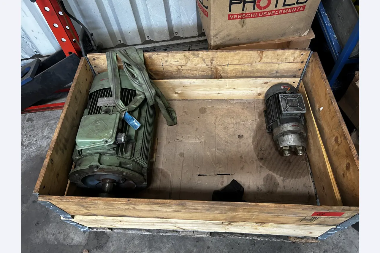 Dobře udržované dílenské vybavení a stroje z bývalé firmy Hülsenbusch Apparatebau.-38