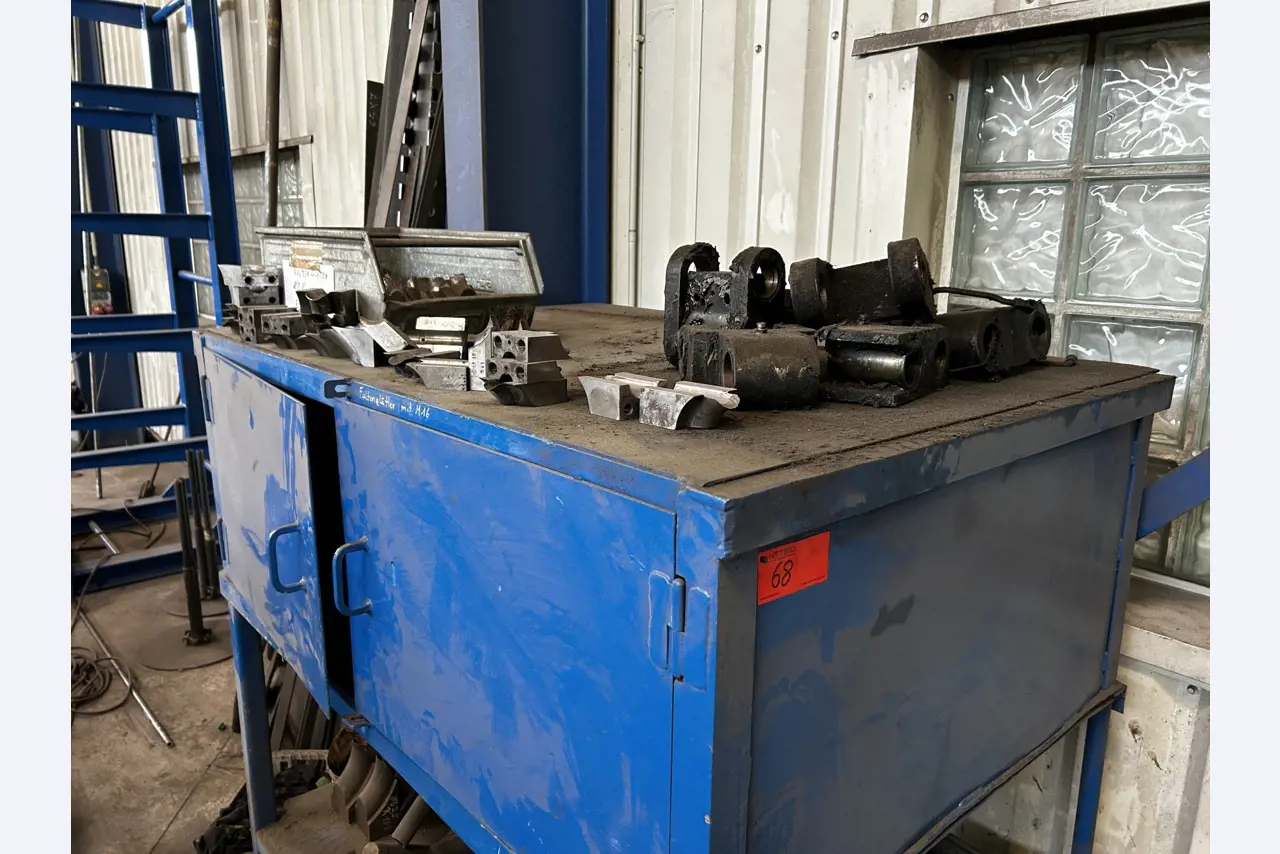 Dobře udržované dílenské vybavení a stroje z bývalé firmy Hülsenbusch Apparatebau.-40