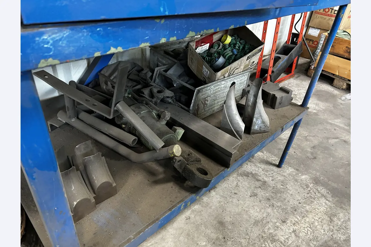 Dobře udržované dílenské vybavení a stroje z bývalé firmy Hülsenbusch Apparatebau.-43