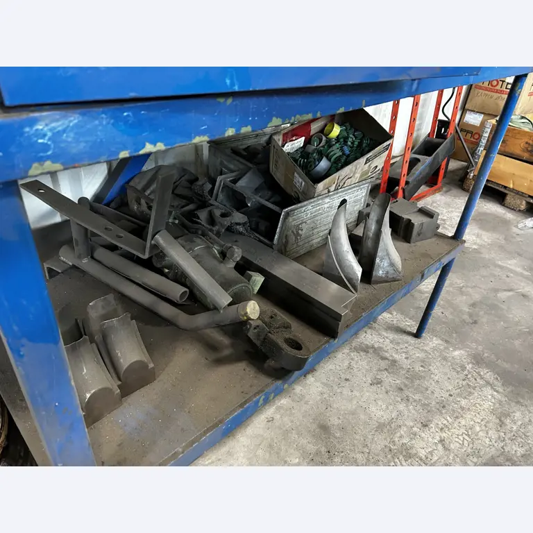 Dobře udržované dílenské vybavení a stroje z bývalé firmy Hülsenbusch Apparatebau.-43