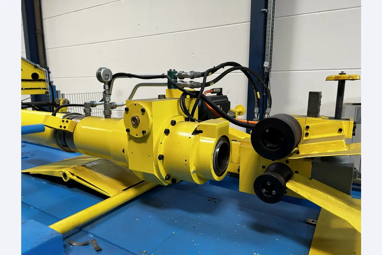 Dobře udržované dílenské vybavení a stroje z bývalé firmy Hülsenbusch Apparatebau.-7