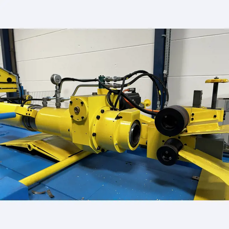 Dobře udržované dílenské vybavení a stroje z bývalé firmy Hülsenbusch Apparatebau.-7