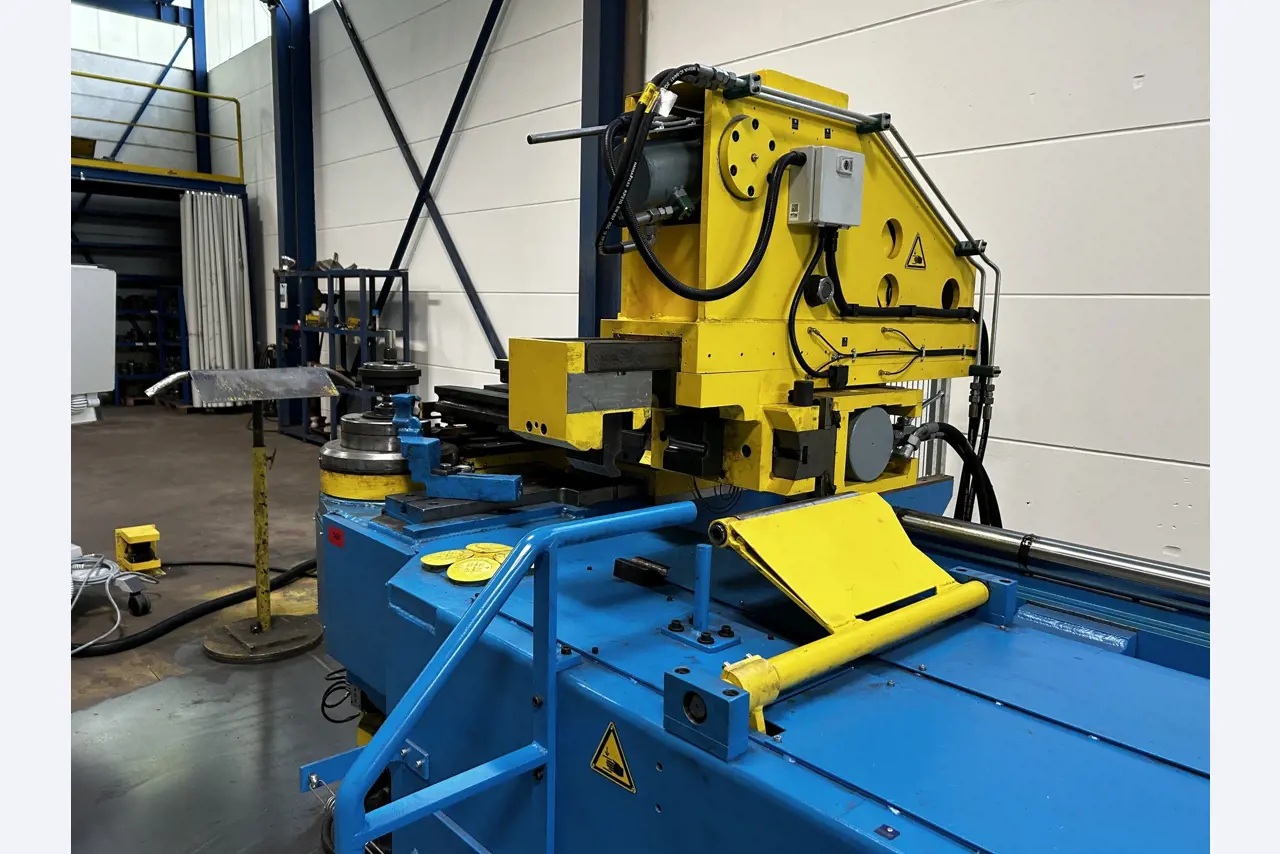 Dobře udržované dílenské vybavení a stroje z bývalé firmy Hülsenbusch Apparatebau.-8