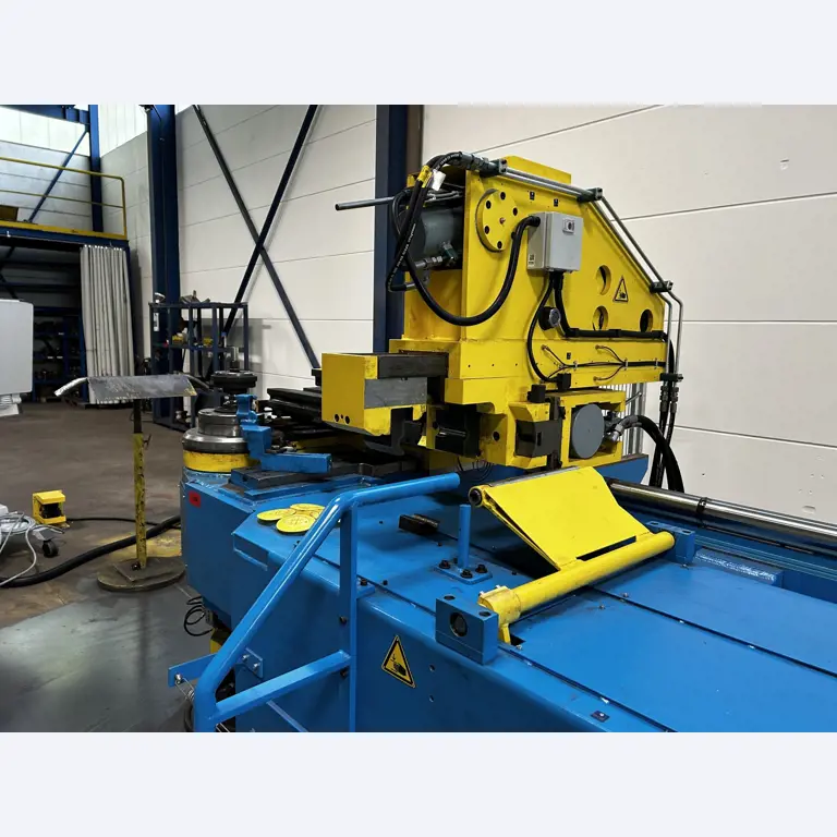 Dobře udržované dílenské vybavení a stroje z bývalé firmy Hülsenbusch Apparatebau.-8