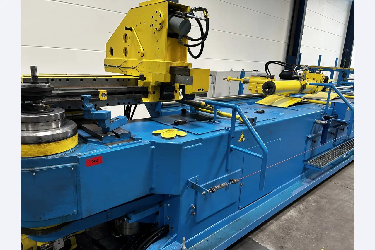 Dobře udržované dílenské vybavení a stroje z bývalé firmy Hülsenbusch Apparatebau.-9