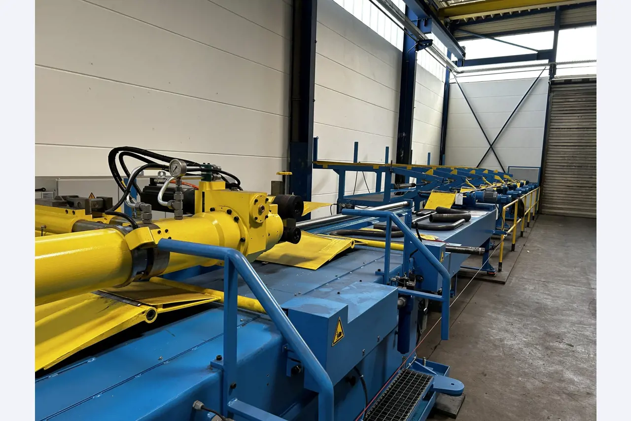 Dobře udržované dílenské vybavení a stroje z bývalé firmy Hülsenbusch Apparatebau.-10