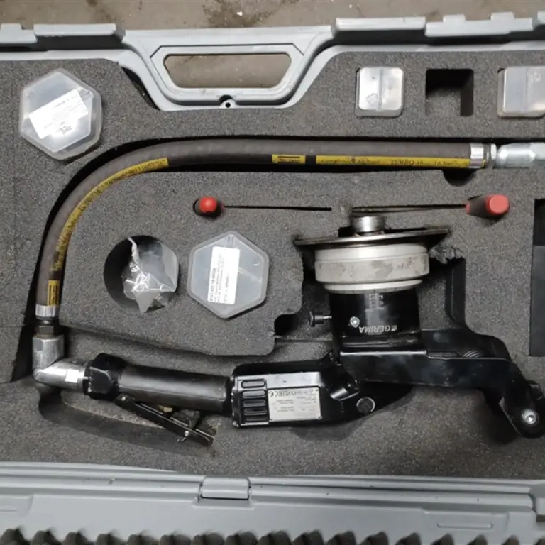 Tensile force and load measuring device and clamp Dynafor B3202