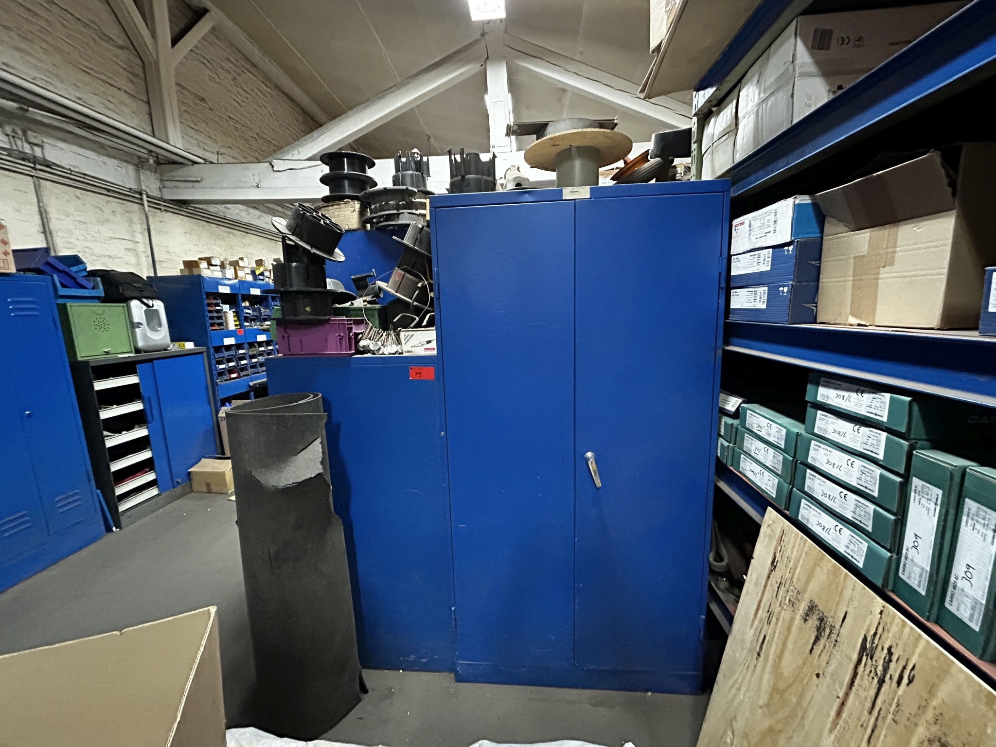 Dobrze utrzymany sprzęt warsztatowy i maszyny dawnej firmy Hülsenbusch Apparatebau-15