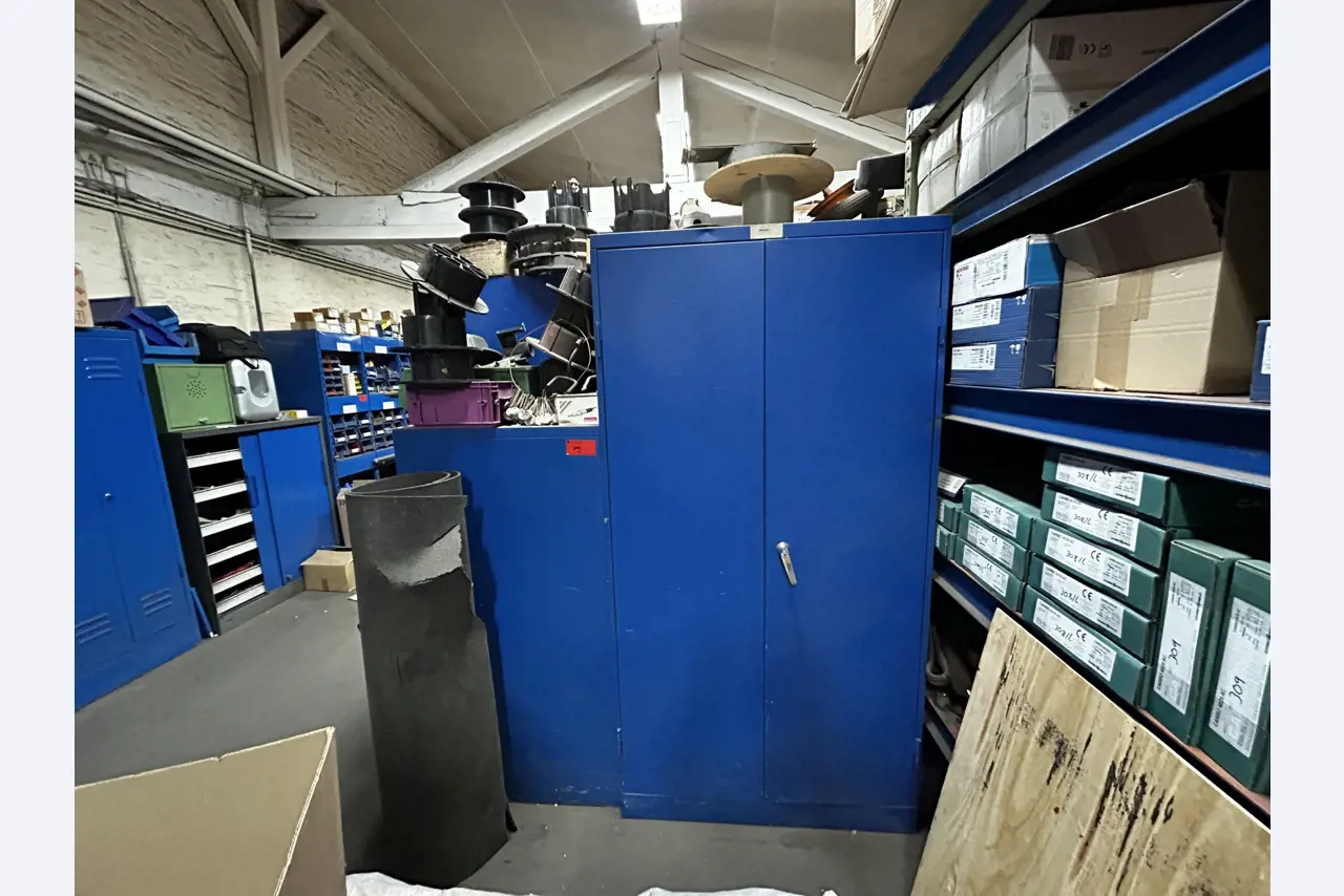 Dobrze utrzymany sprzęt warsztatowy i maszyny dawnej firmy Hülsenbusch Apparatebau-15