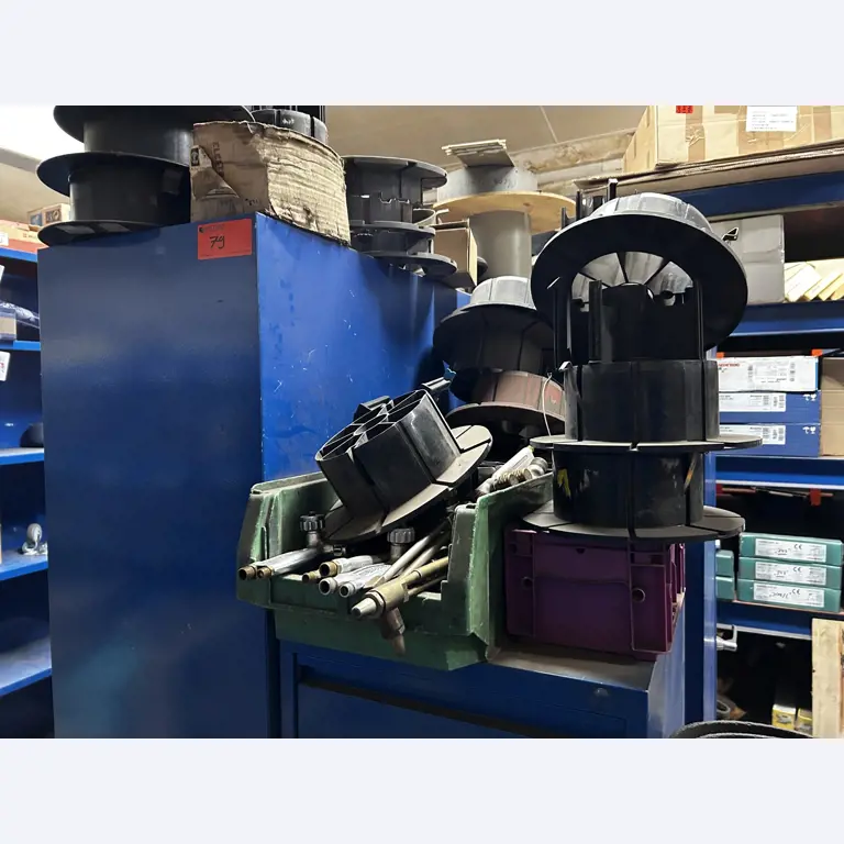 Dobrze utrzymany sprzęt warsztatowy i maszyny dawnej firmy Hülsenbusch Apparatebau-18