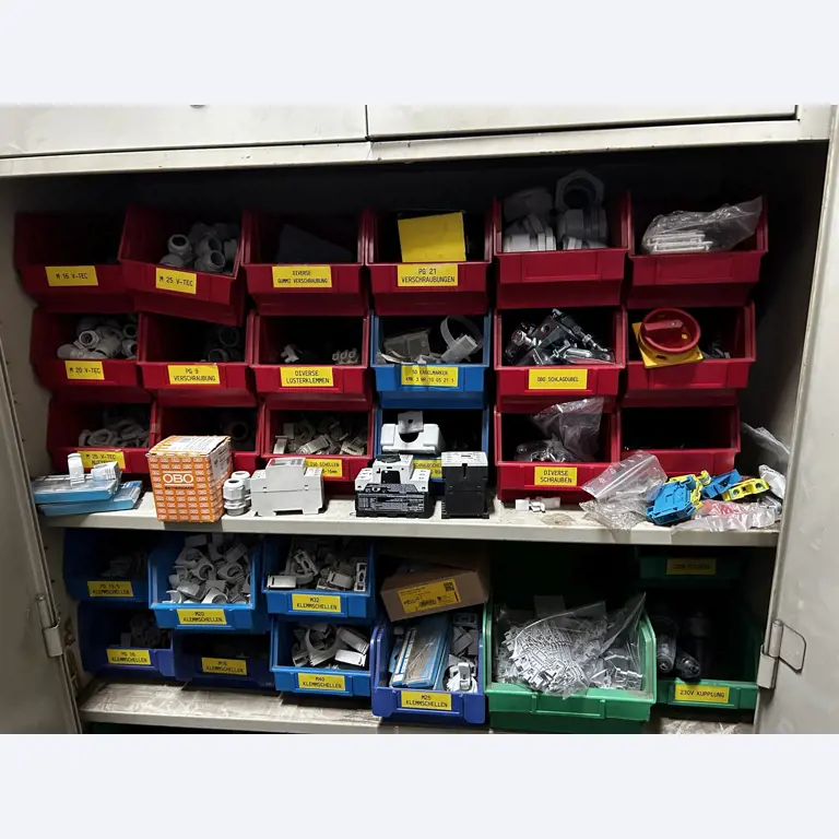 Dobrze utrzymany sprzęt warsztatowy i maszyny dawnej firmy Hülsenbusch Apparatebau-19