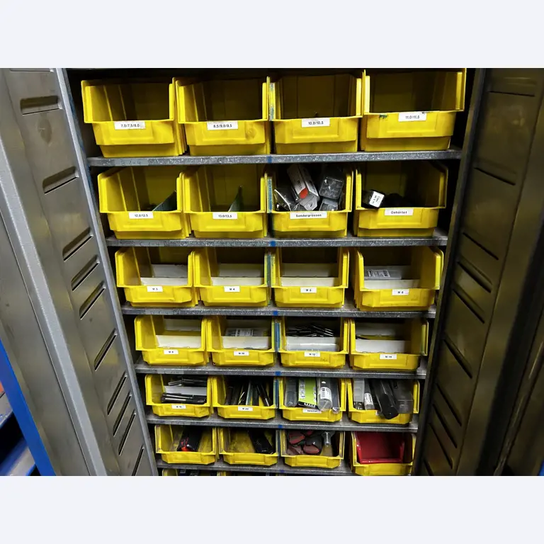 Dobrze utrzymany sprzęt warsztatowy i maszyny dawnej firmy Hülsenbusch Apparatebau-28