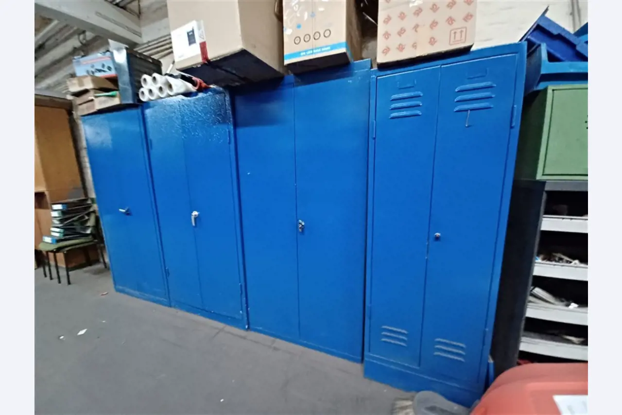 Dobrze utrzymany sprzęt warsztatowy i maszyny dawnej firmy Hülsenbusch Apparatebau-7