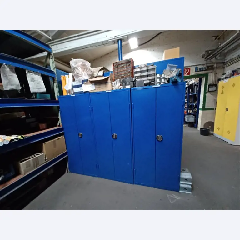 Dobrze utrzymany sprzęt warsztatowy i maszyny dawnej firmy Hülsenbusch Apparatebau-8