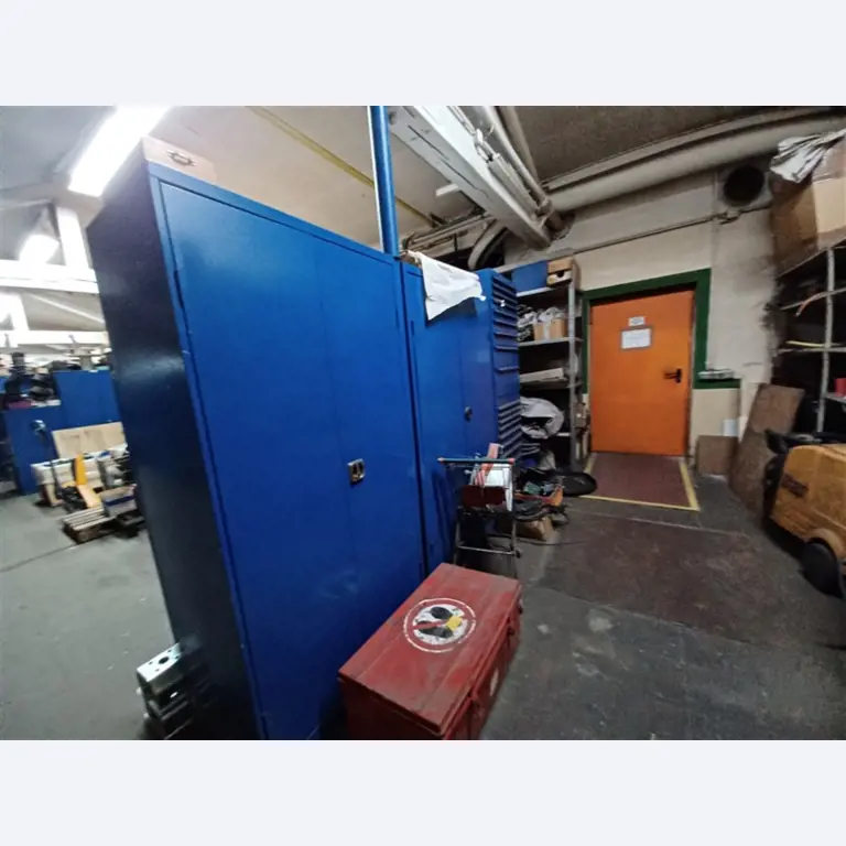 Dobrze utrzymany sprzęt warsztatowy i maszyny dawnej firmy Hülsenbusch Apparatebau-9