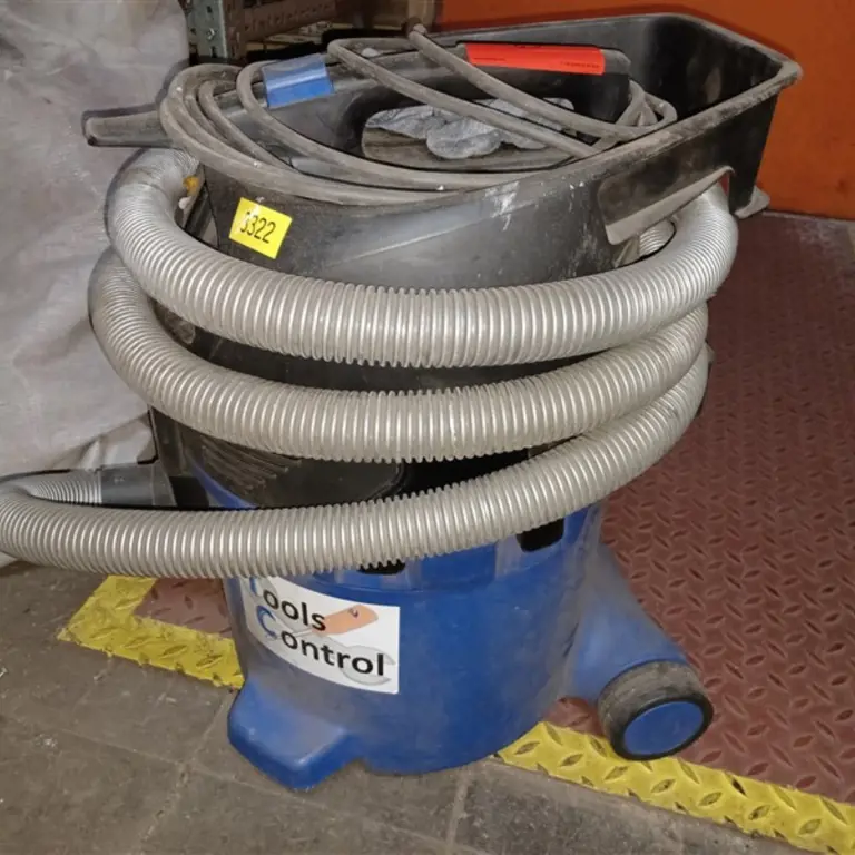 Industriestaubsauger und Hochdruckreiniger, Nilfisk und WAP  Attix 30-21