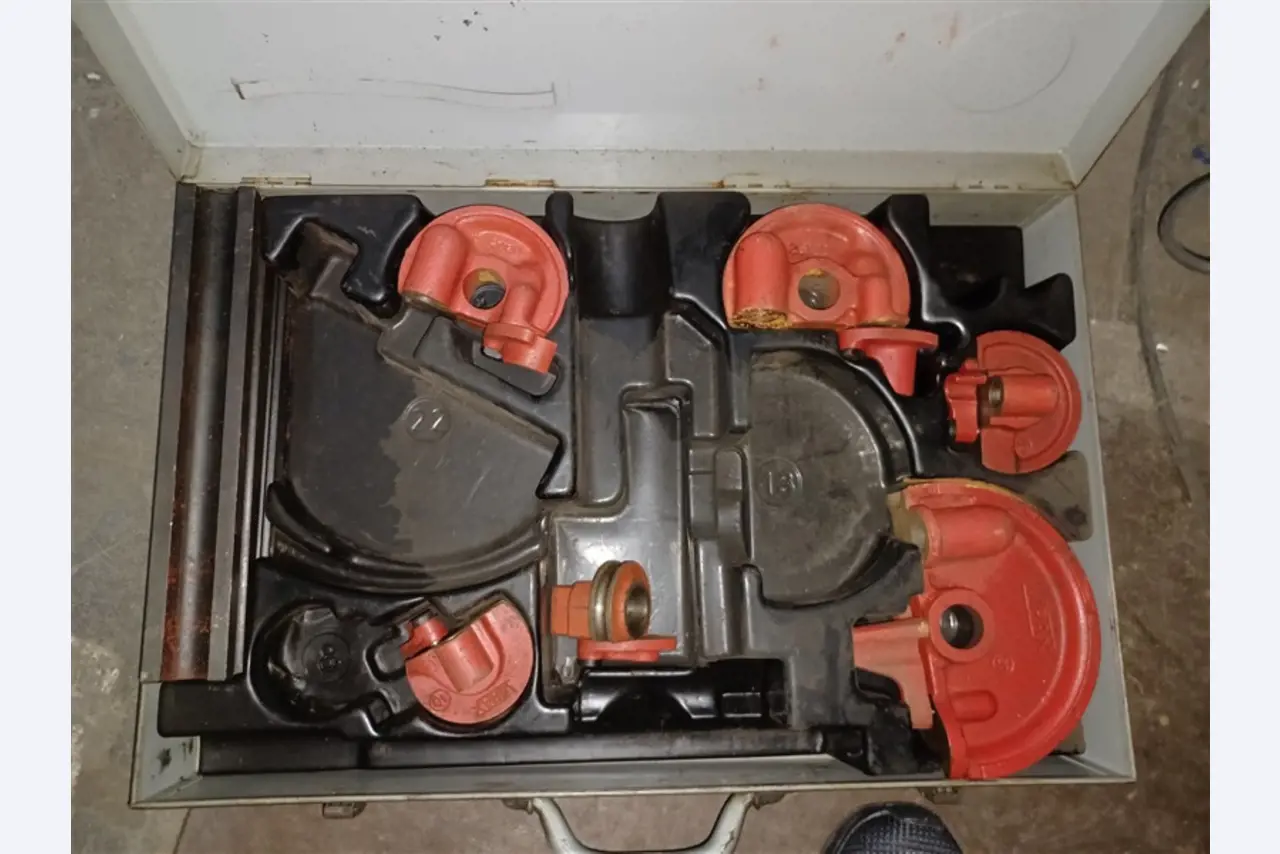 Well-maintained workshop equipment and machines from fmr. Hülsenbusch Apparatebau-2