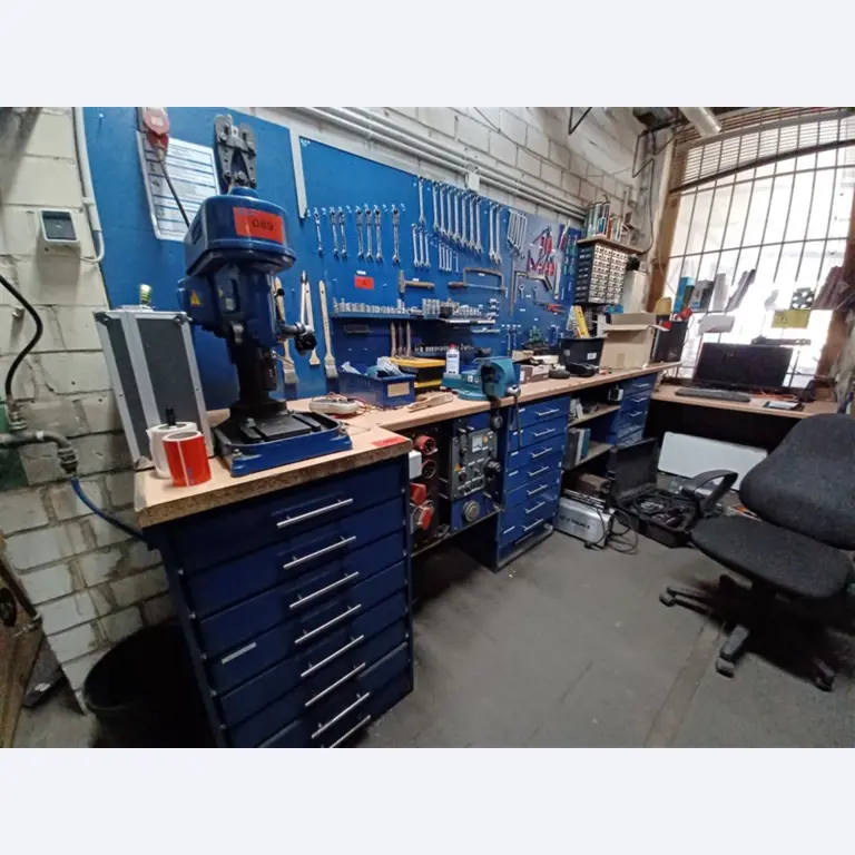 Equipos y máquinas de taller en buen estado de la antigua empresa Hülsenbusch Apparatebau-1