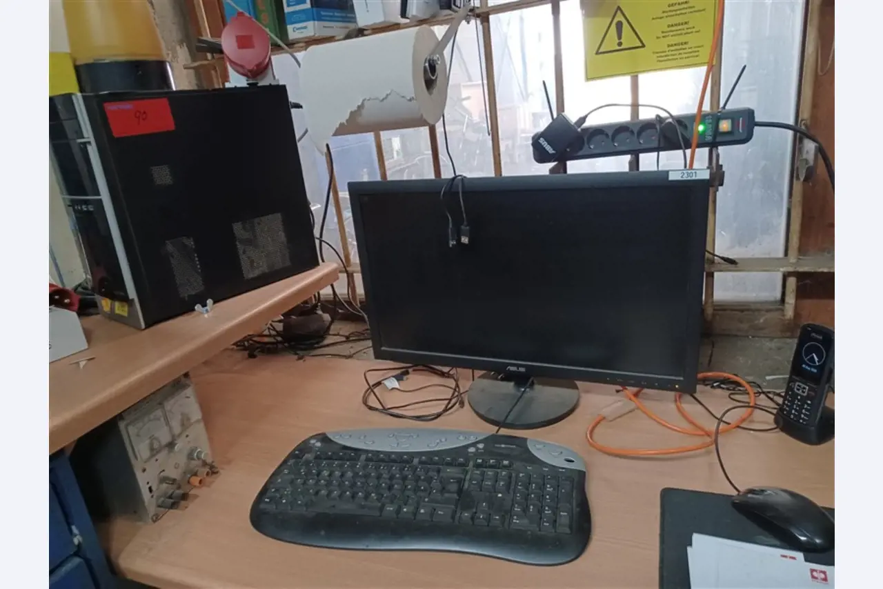 Equipos y máquinas de taller en buen estado de la antigua empresa Hülsenbusch Apparatebau-4