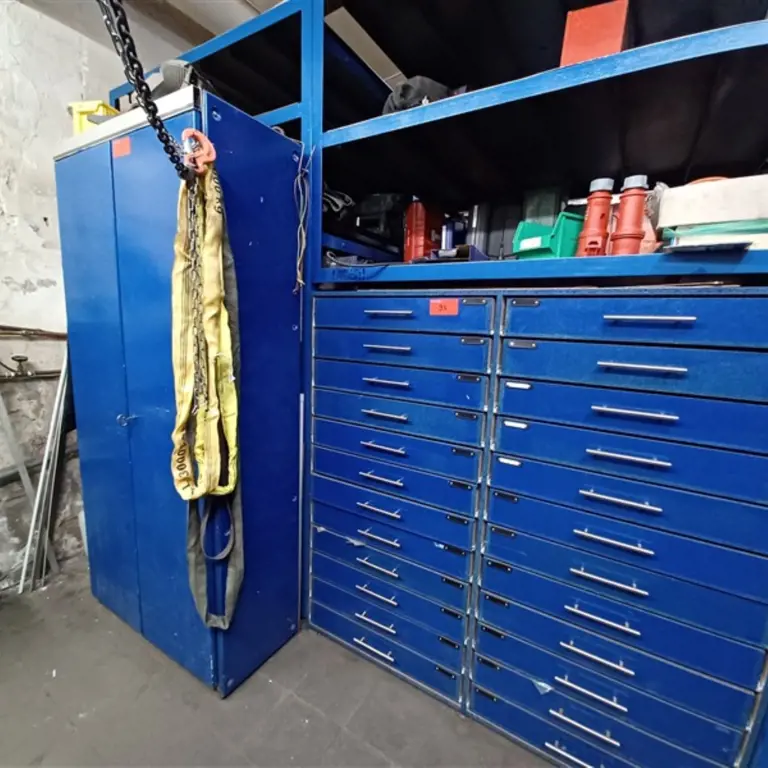 3 Stk. Cupboards with contents