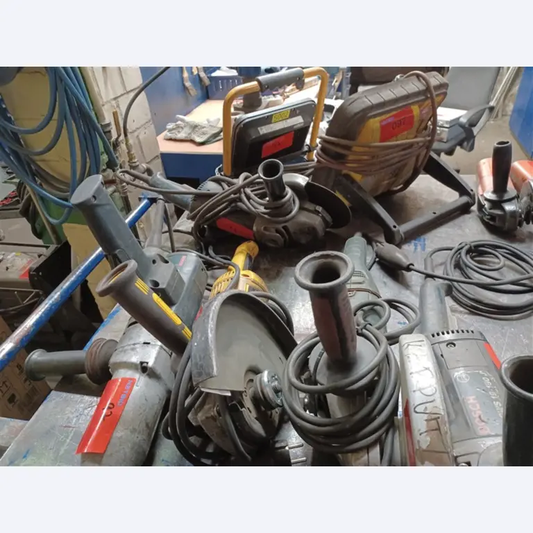 Dobře udržované dílenské vybavení a stroje z bývalé firmy Hülsenbusch Apparatebau.-1