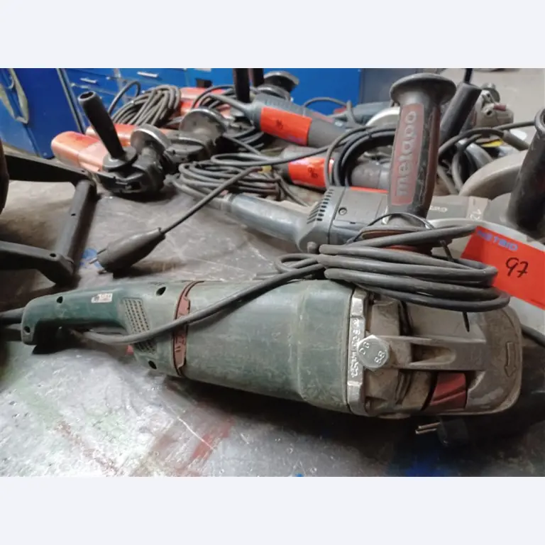 Dobře udržované dílenské vybavení a stroje z bývalé firmy Hülsenbusch Apparatebau.-7