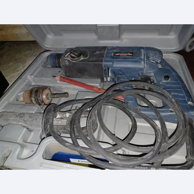 Goed onderhouden werkplaatsapparatuur en machines van het voormalige bedrijf Hülsenbusch Apparatebau-3