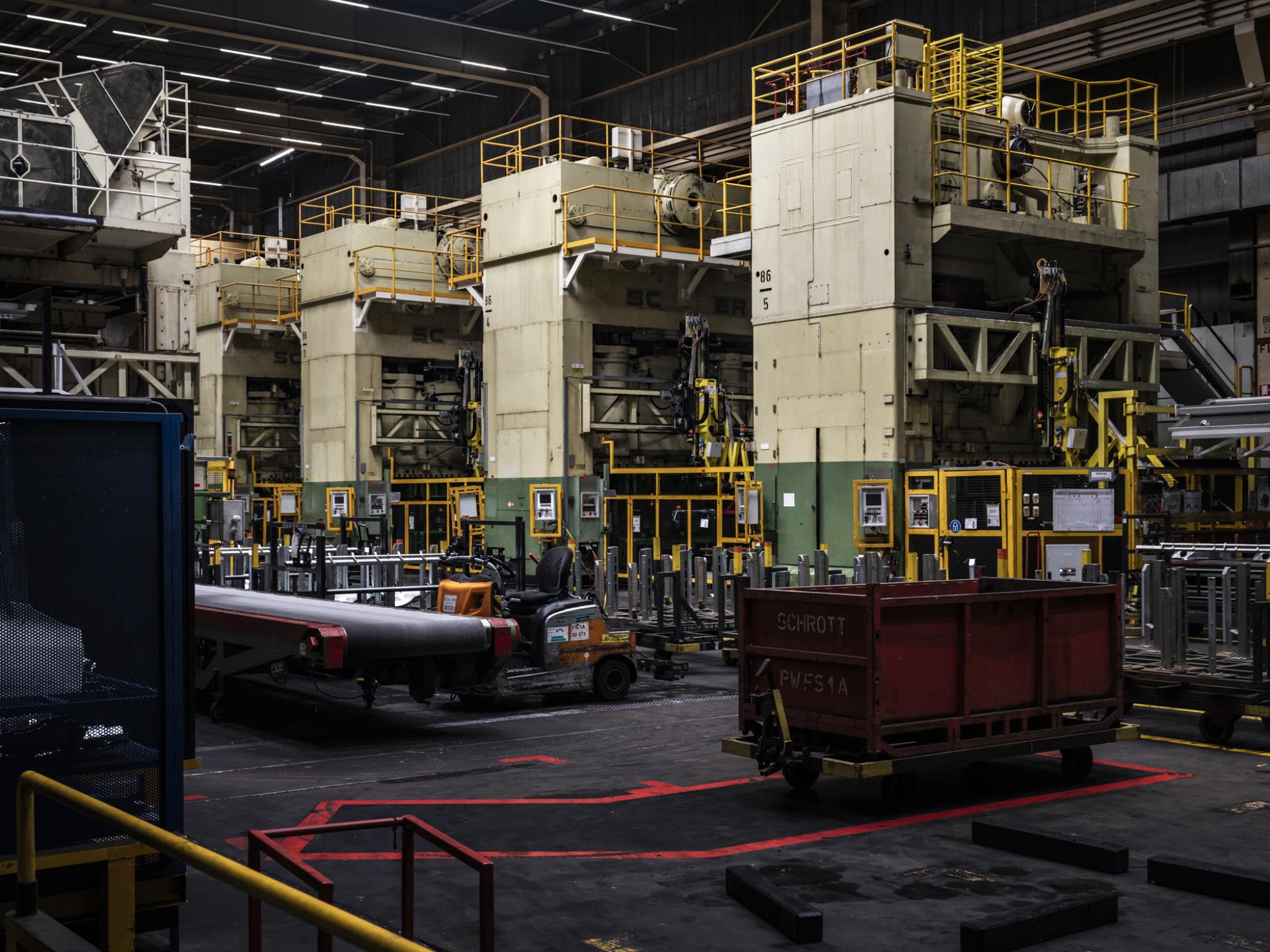 Produktionsanlagen aus der Automobilindustrie-3