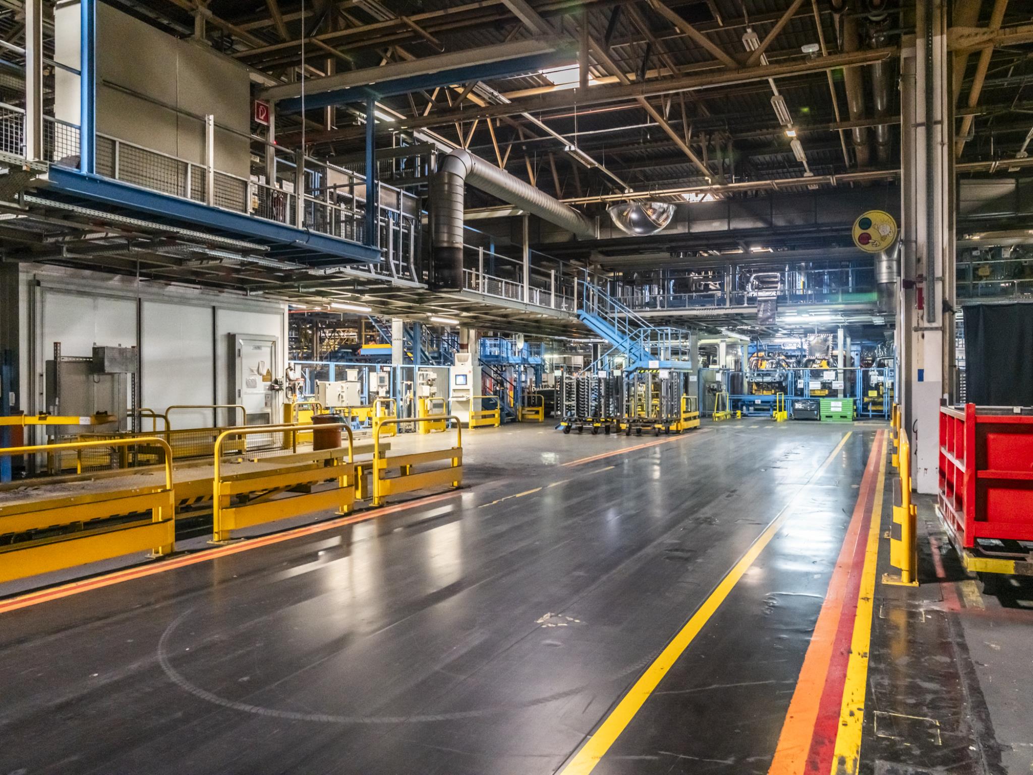 Produktionsanlagen aus der Automobilindustrie-5