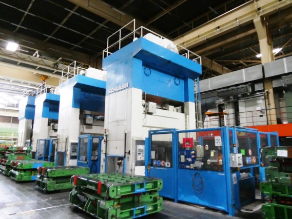 Pressenlinien aus der Automobilindustrie-12
