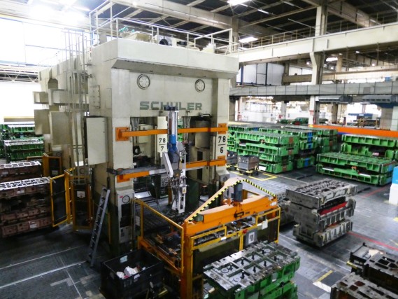 Pressenlinien aus der Automobilindustrie-13