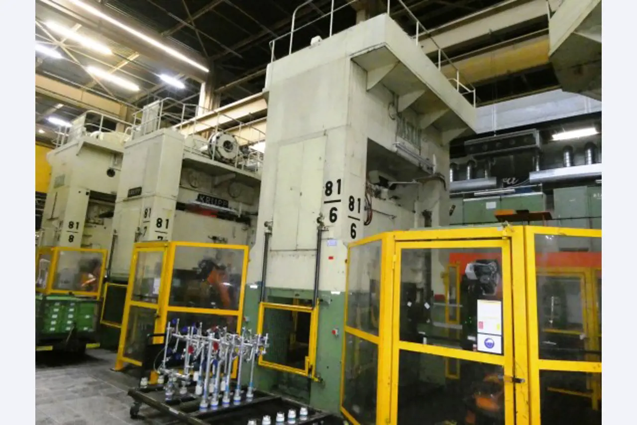 Pressenlinien aus der Automobilindustrie-19