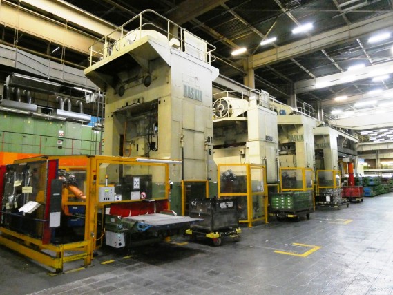 Pressenlinien aus der Automobilindustrie-20