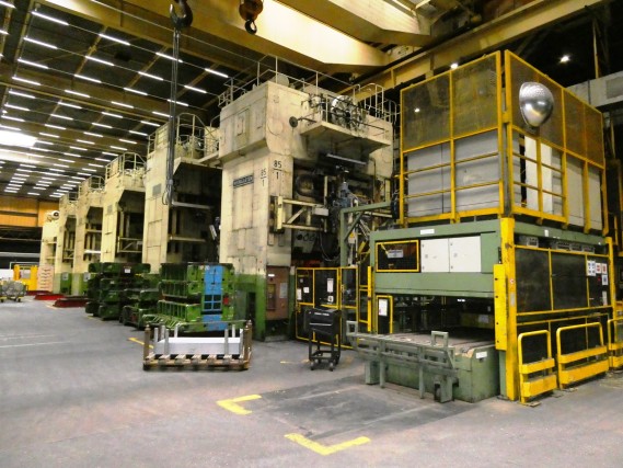 Pressenlinien aus der Automobilindustrie-21