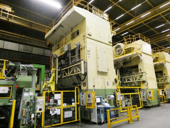 Pressenlinien aus der Automobilindustrie-27